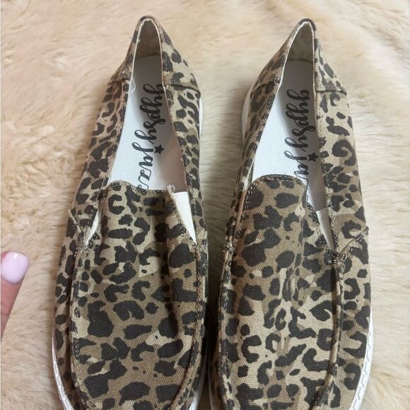 Gypsy Jazz Leopard Print Flats - Picture 2 of 6